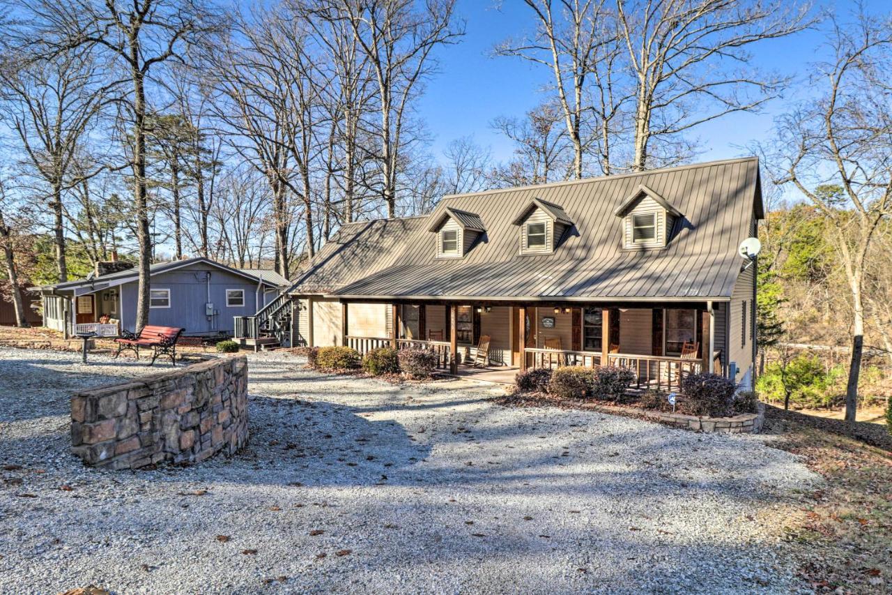 The Captains Quarters In Rogers With Covered Porch! Villa Exterior photo