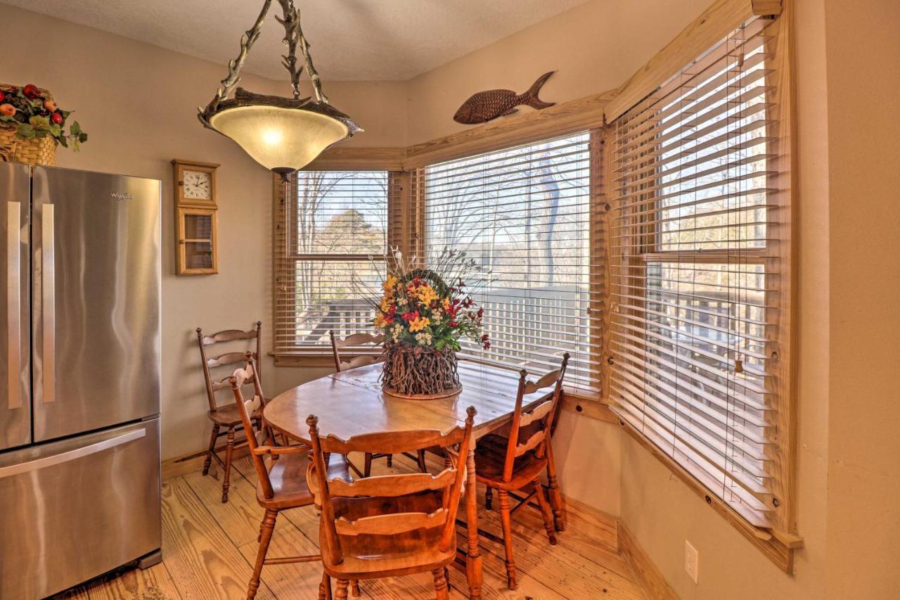 The Captains Quarters In Rogers With Covered Porch! Villa Exterior photo